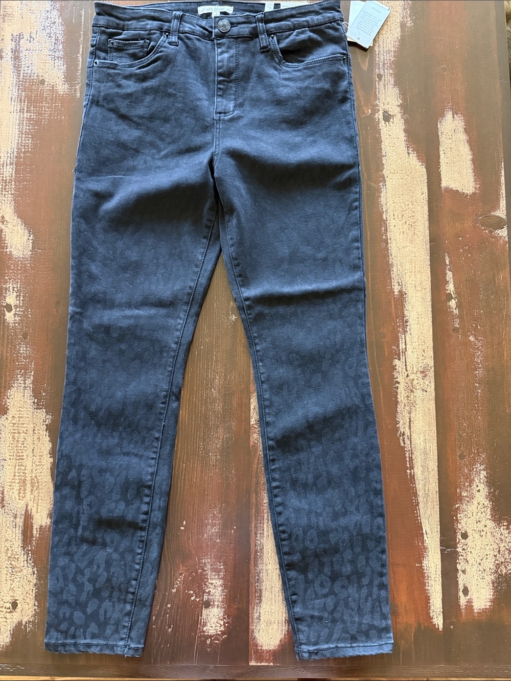 Women’s Black Leopard-Print Skinny Jeans